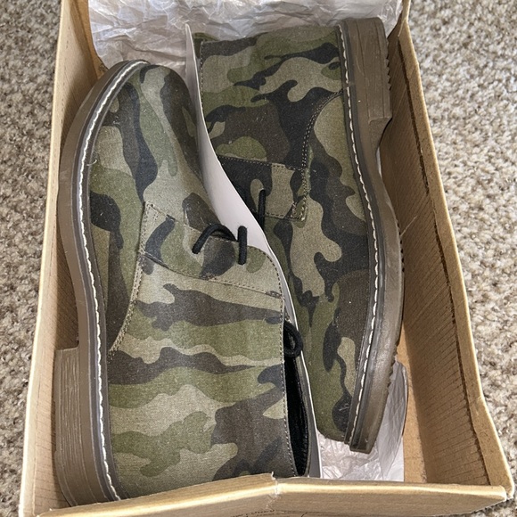 Men’s Black/Green Camo Dress Shoes - Forever 21 Men - Size 9 - Picture 5 of 6